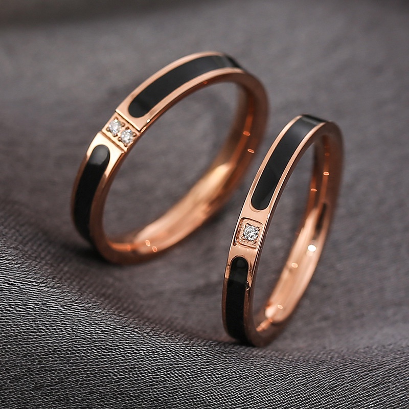 Cincin Titanium Stainless Steel Aksen Berlian Imitasi untuk Pria / Wanita