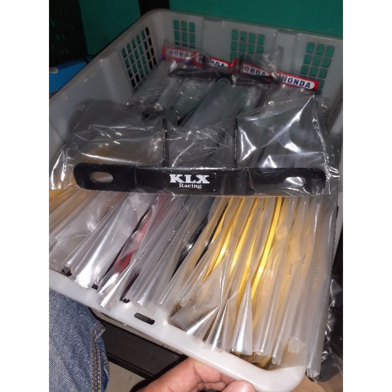 Dudukan plat nomor CRF 150 KLX150 d,tracker Braket plat nomor depan KLX150 dudukan plat nopol nomor depan belakng CRF150 bracket plat nomor KLX BF DTRACKER BAHAN TEBAL