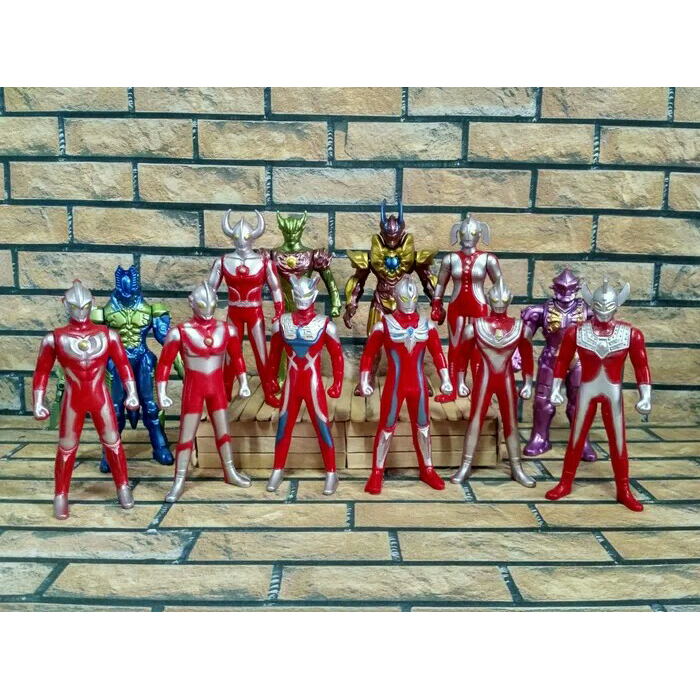 ACTION FIGURE ULTRAMAN SET 12PCS MAINAN ULTRAMAN