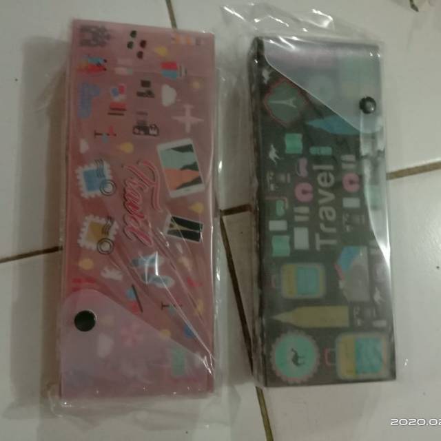 

Tempat pinsil plastik kancing cetet 0719