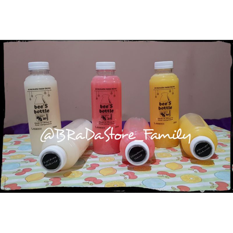 

Mango Yakult / Lychee Yakult / Strawberry Yakult 250ml - by bee'S bottle