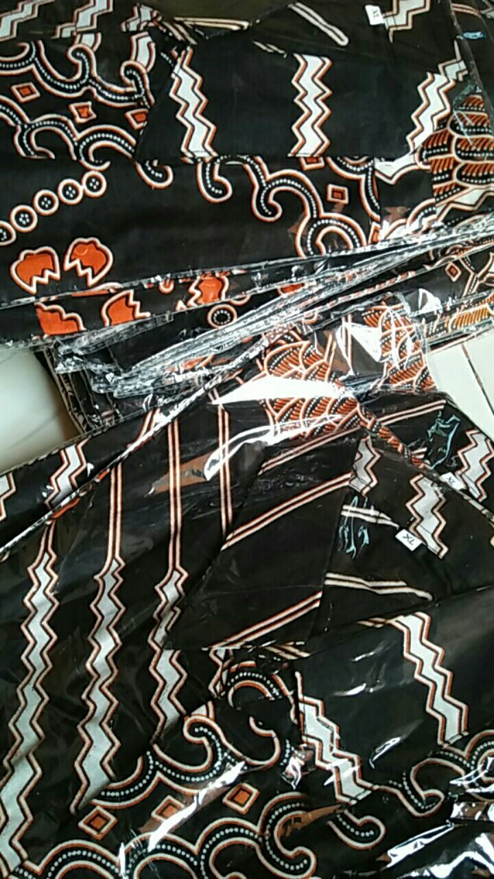 Kemeja Batik Pria Lengan Pendek Motif Gemek