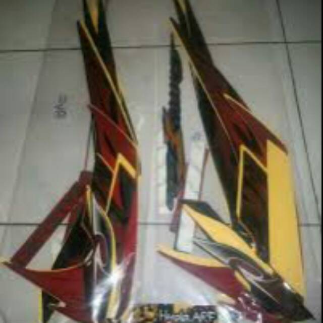 Striping/lis body satria fu