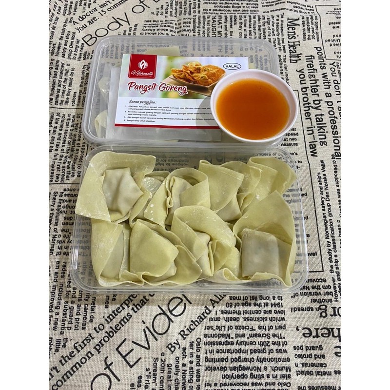 

pangsit goreng( frozen ) + sambal