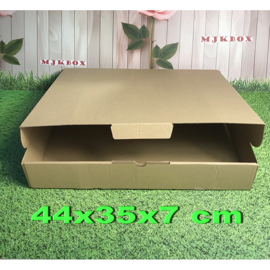 

Kardus karton uk. 44 x 35 x 7 cm...die cut box kotak Souvenir -dll
