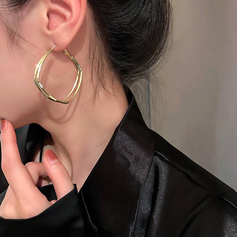 Anting Bentuk Geometris Lapisan Ganda Warna Metalik Gaya Eropa Amerika