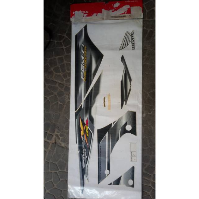 Lis Body-Sticker-Striping Supra X 125 R PGM-FI 2005-2006 Hitam Abu-abu