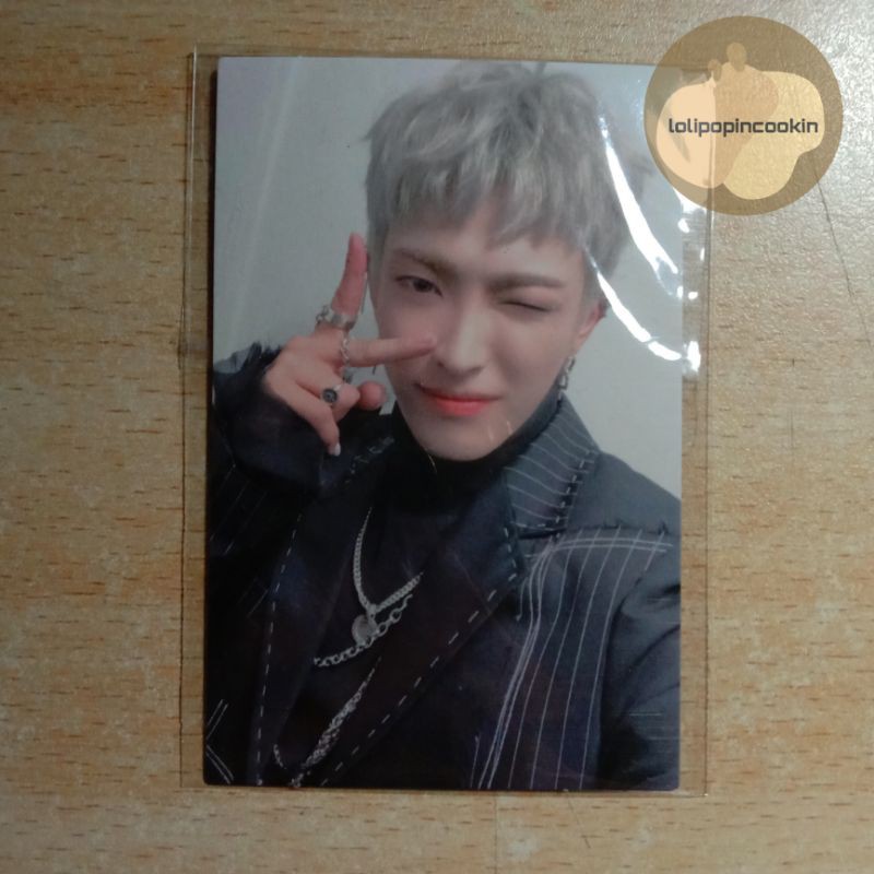 [OFFICIAL] PC Photocard Official Hongjoong ATEEZ Action to answer