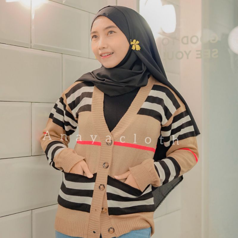 Benka Line Cardy Sweater Rajut