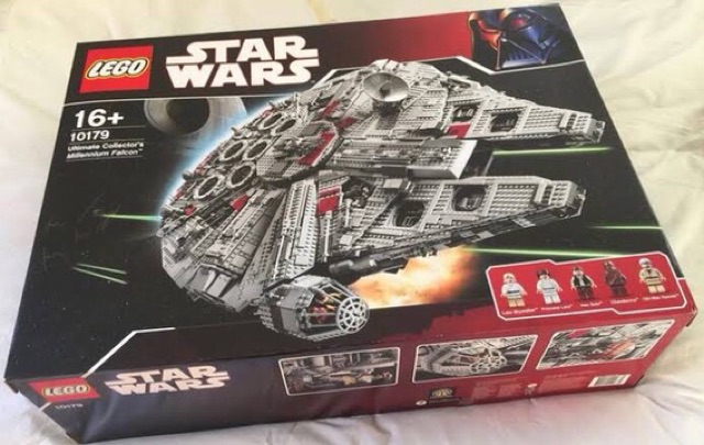 millennium falcon lego 10179