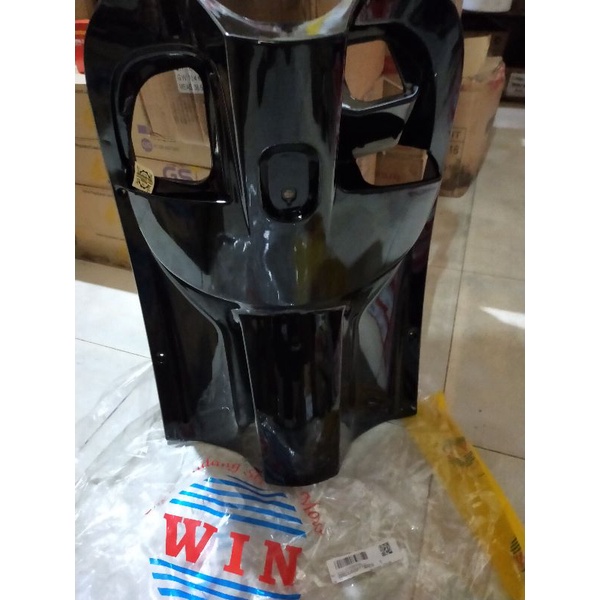 legshiled kap tengah honda scoopy f1 2017 2018 2019 merk win