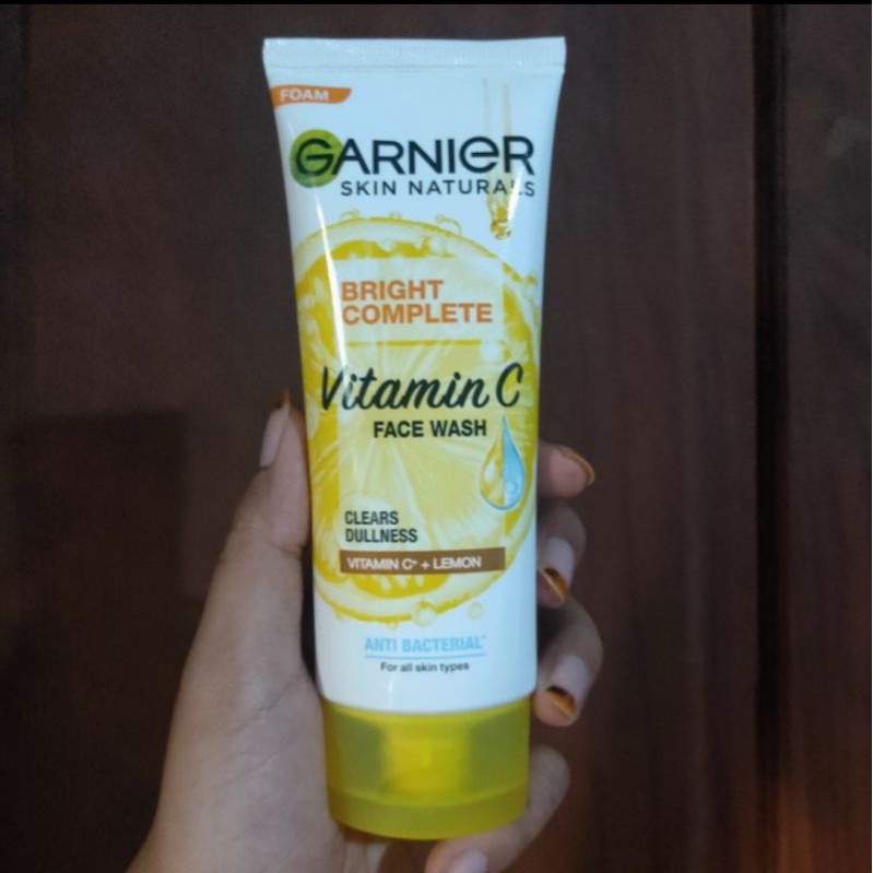Garnier Light Complete Whitespeed Vitamin C // Garnier Serum Booster 30ml  / Garnier Light Complete Day Cream / Garnier Light Complete Night Cream 50ml-Foam Bright 100ml