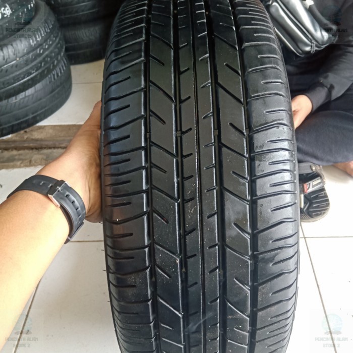 Ban Bridgestone Potenza ukuran 185/55 r15