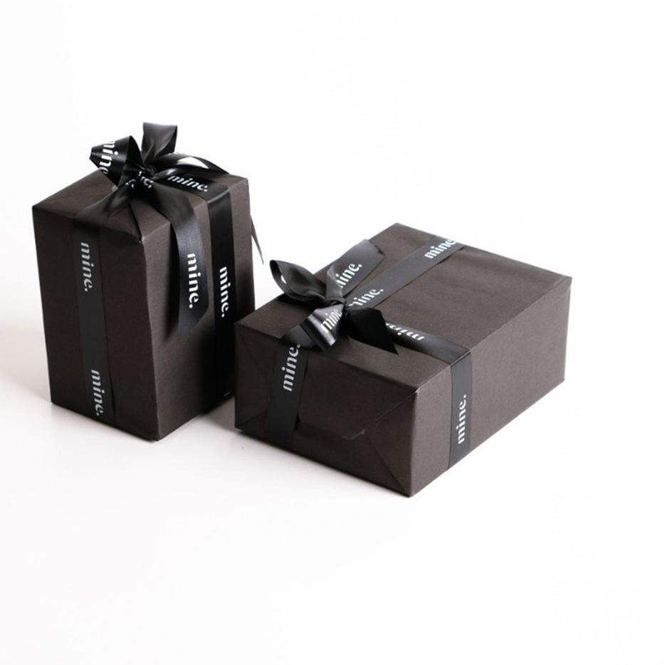 

☑ Make It a Gift - Jadikan Hadiah Dengan Penambahan Kertas Kado, Pita dan Kartu Ucapan ℗