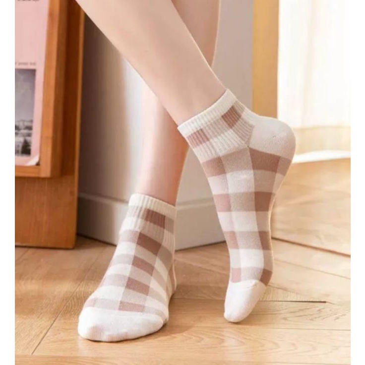 [ COD ] Kaos Kaki Wanita Motif Brown Lucu Tebal Semata Kaki Pendek Ankle Sock Women Socks / Kaos Kaki Pendek Semata Kaki Motif Hewan Beruang / Kaos Kaki Cewek Lucu / Kaoskaki Pendek Perempuan / Kaos Kaki Brown-Putih Kotak