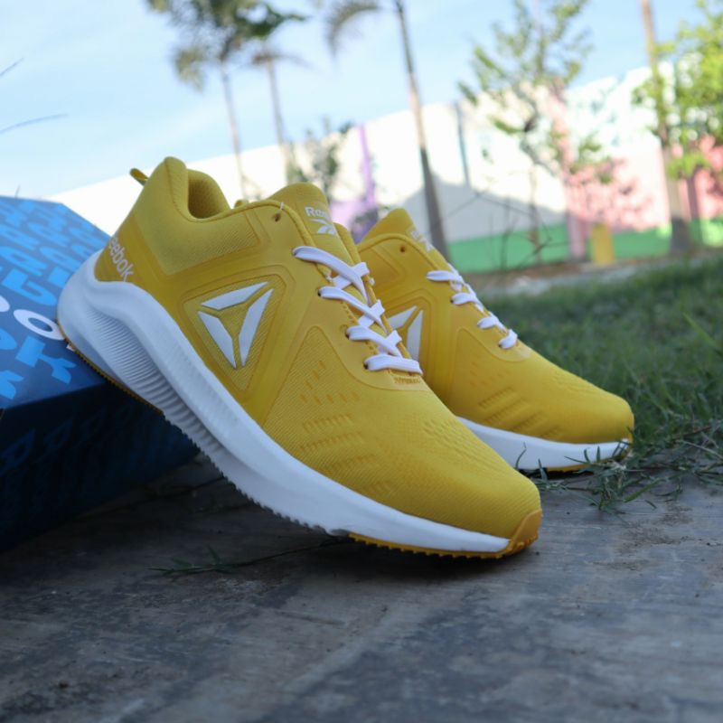  sepatu  reebok wanita sepatu  senam wanita sneakers olahraga  