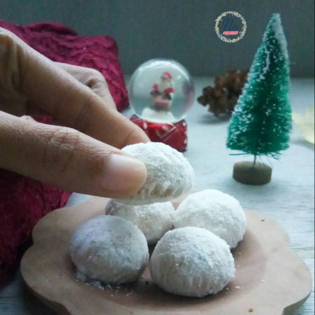 

Snow White Almond