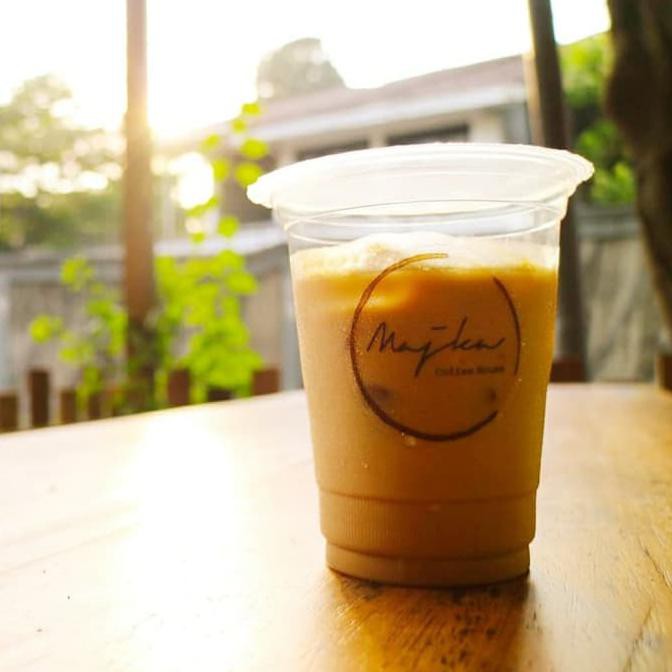

Es Kopi Susu Macadamia