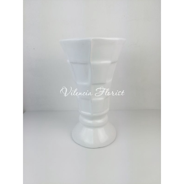 Pot vas bunga dekorasi pelaminan