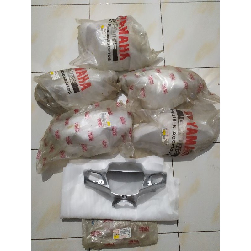 Batok depan cover headlamp yamaha F1Zr fizr fiz r silver lgm3 original