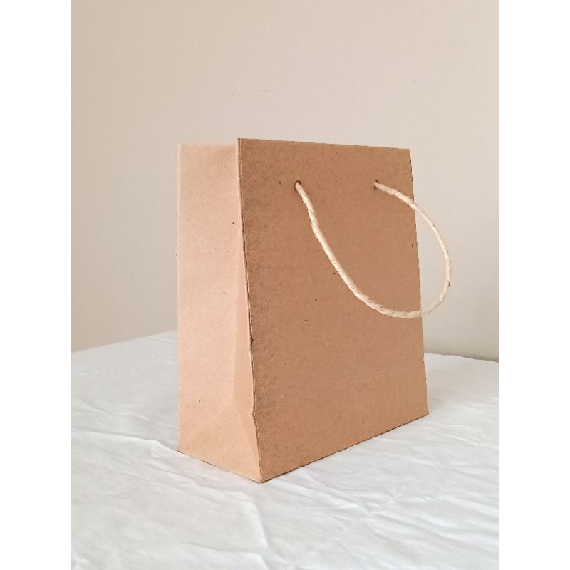 

Paperbag Polos 15x7x17cm