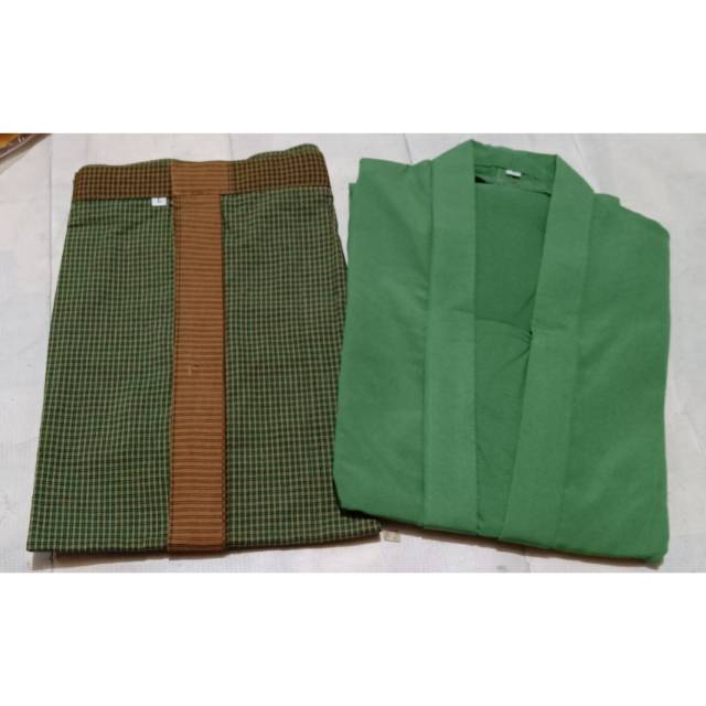 Psr Persit hijau tua