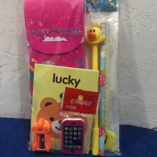 

Alat Tulis / Bingkisan Lomba / Bingkisan Ulang Tahun / Souvenir Ultah