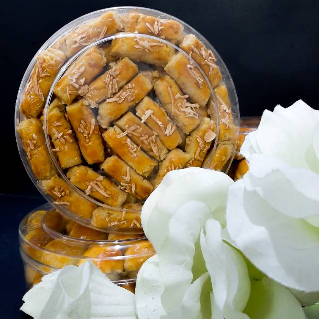 

KASTENGEL / KUE KERING KEJU WISMAN 500 GRAM