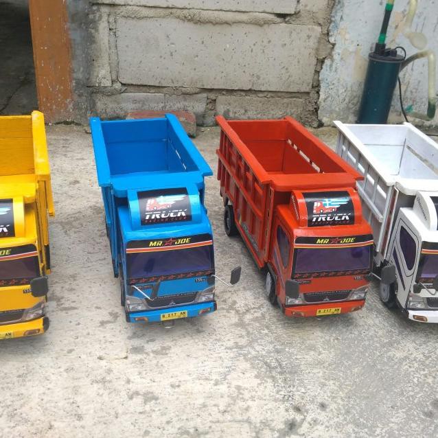 mainan mobil Truk Kayu / miniatur truk kayu Full Lampu - Pakai Lampu JLJ