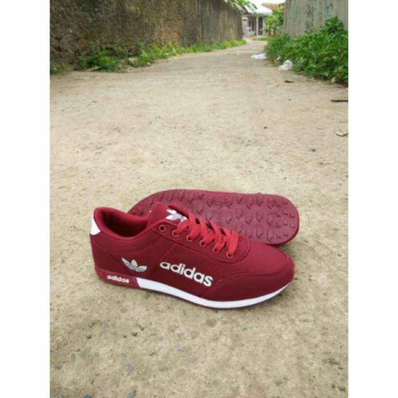 Sepatu Joging