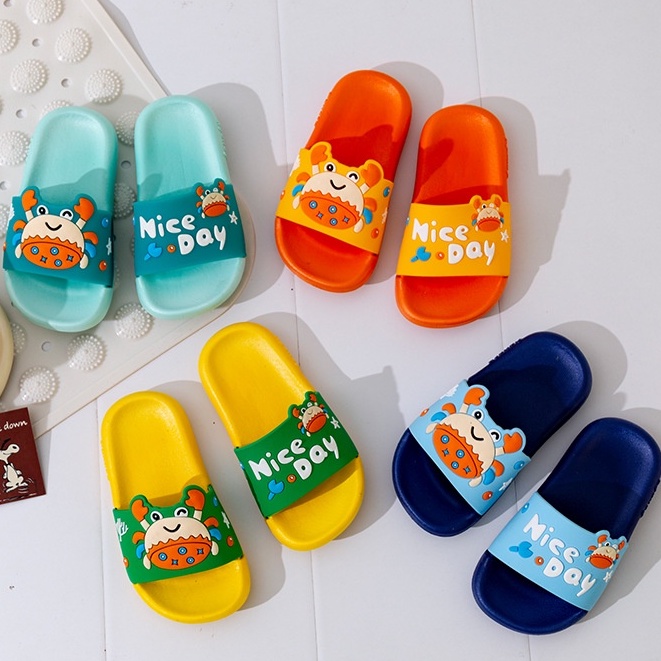 BOSJKT0065 Sandal Anak Selop Motif Kepiting / Sendal Karakter Anak Lucu