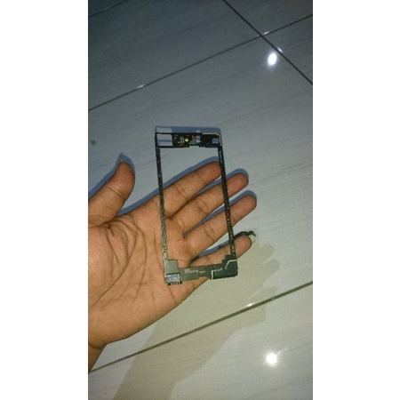 middle frame sony x compact