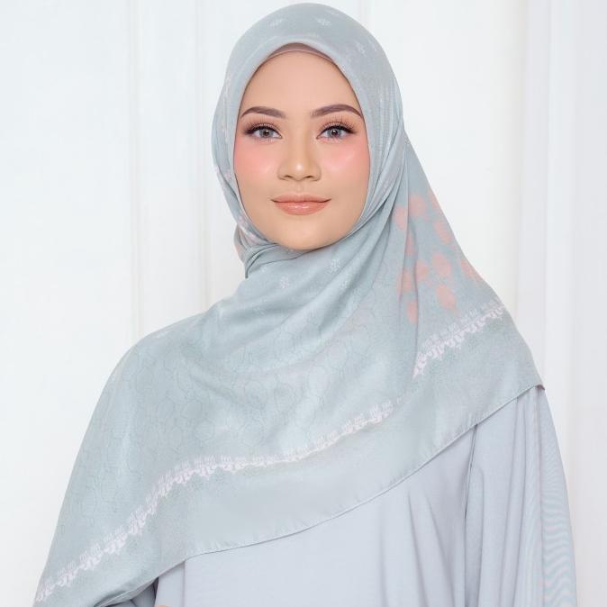 BIA x Cut Meyriska - Eoxa Milky Scarf - Kerudung Segi Empat - Polandia