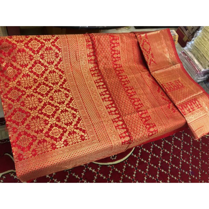 Songket mesin ATBM. MOTIF LEPUS  Benang emas .  Bahan katun semi sutra. Warna merah pesanan