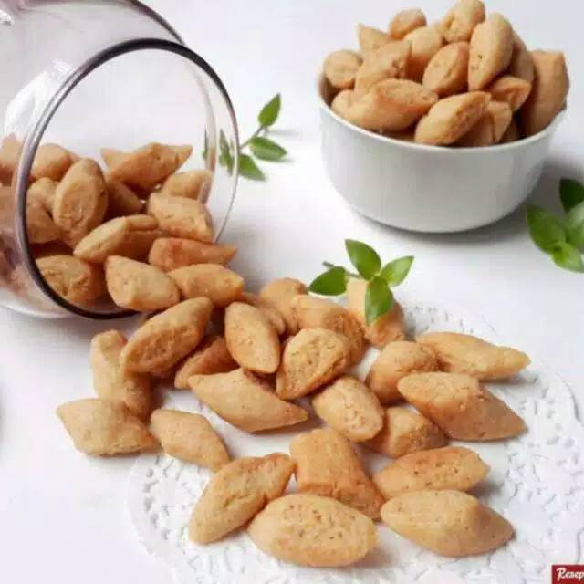 

Biji ketapang handmade