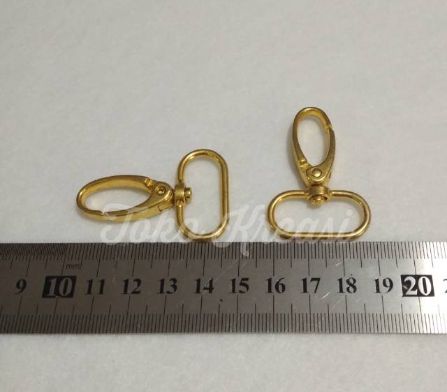 Kait tas ukuran 2,5cm perpasang