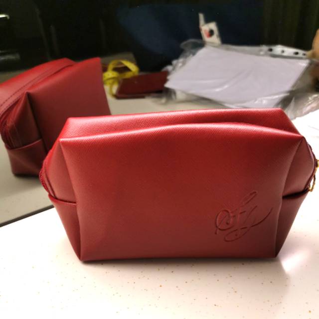 Pouch Kosmetik Merah