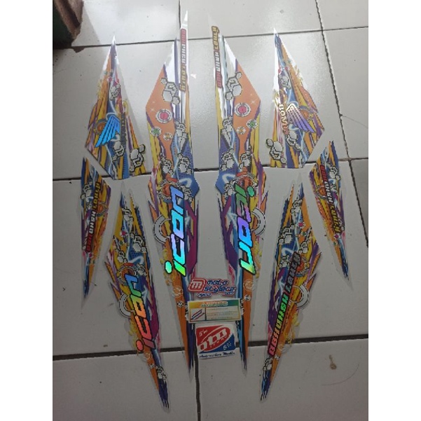 STRIPING BEAT NEW TRANSPARAN HOLOGRAM BEAT NEW