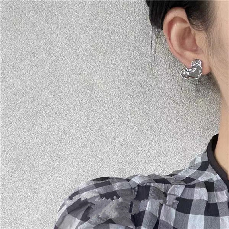 Anting Bentuk Hati Gaya Retro Punk Hip-Hop Korea