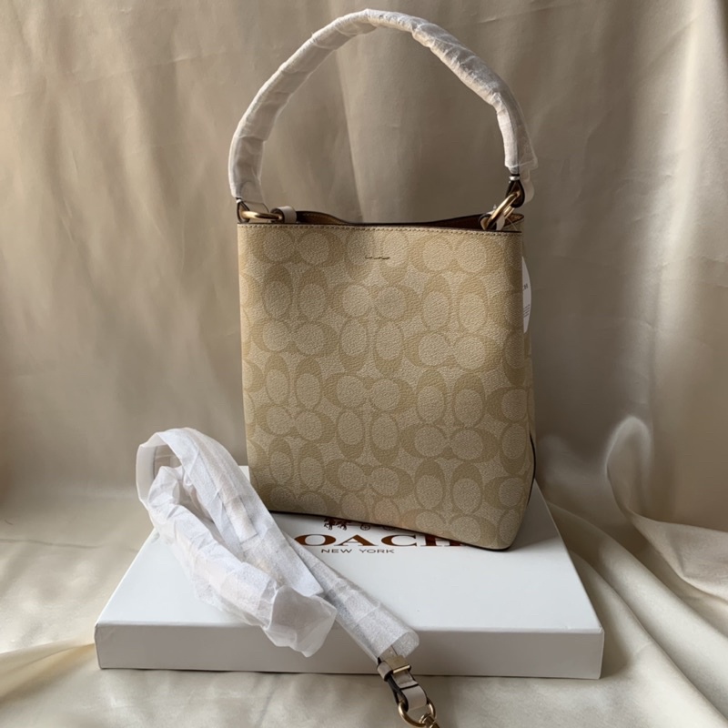 COACH SMALL TOWN BUCKET BAG IN SIGNATURE CANVASS (2312)