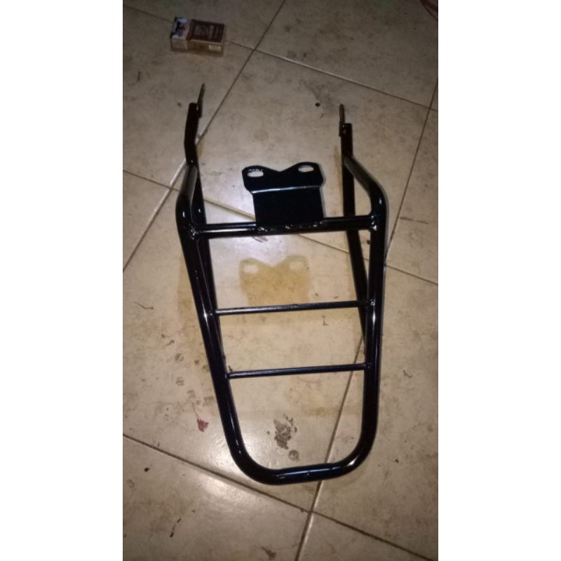 BEHEL BRAKET BRACKET BELAKANG MOTOR SUZUKI TS