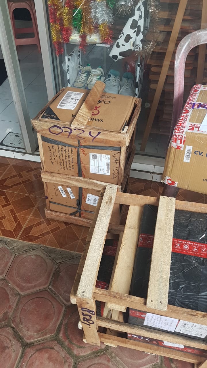 Vas Bunga Kayu Jati Model Botol