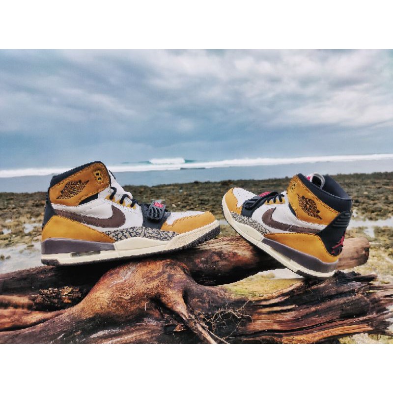 Nike Air Jordan Legacy Rookie Of The Year 312 ORI-MULUS&sudah custom paint dibagian wings JORDAN nya