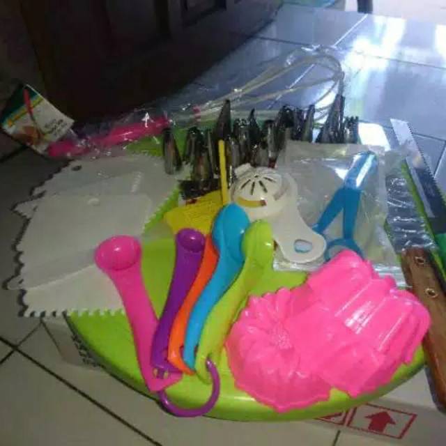 Paket lengkap dekor kue tart kue ulang tahun meja putar spuit