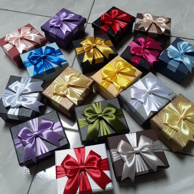 Box Kado Hitam Kotak Hadiah Black Custom Warna dan Ukuran GiftBox Hard Box