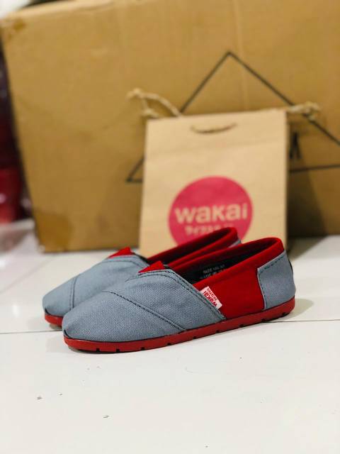 [Khusus 31-35] Sepatu WAKAI Slip on kanvas baby kids motif