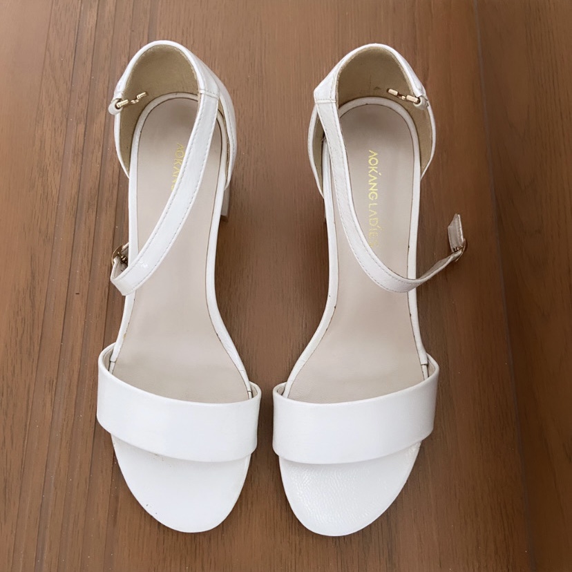 PRELOVED AOKANG SHOES / SEPATU WEDGES PUTIH