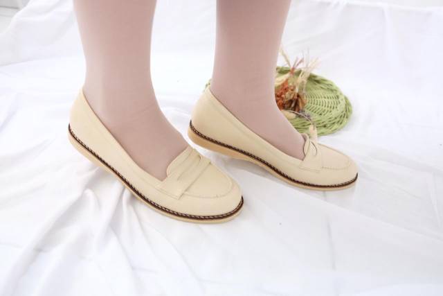 [SIAP KIRIM] BRShoes22 Krem Sepatu Kerja Casual Slip On Wanita