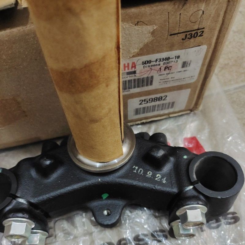 Segitiga T stang Setir Stir Bawah Under Bracket Comp Yamaha Vega ZR Original 5D9-F3340-10 - RPMsemar