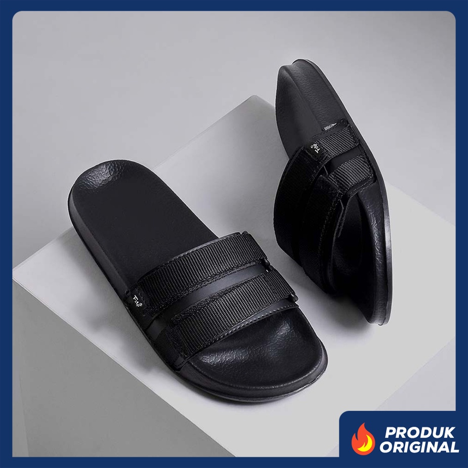 MONO BLACK ORIGINAL x FOOTSTEP Sandal Casual Hitam Pria Sendal Slide Jalan Santai Harian Slippers Hangout Main Kondangan Lebaran Slop Selop Karet Anti Slip Premium Slip On Remaja Dewasa Flip Flop Kerja Formal Sport Fashion Footwear Keren Terbaru Kekinian